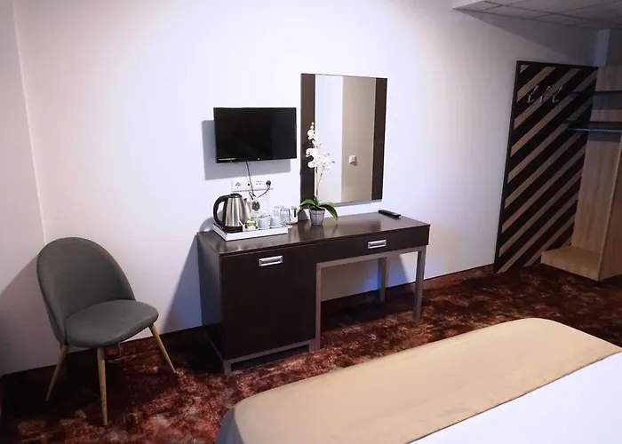 汽车旅馆 伊赫蒂曼汽车旅馆 3*