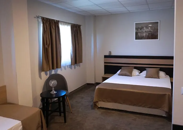 汽车旅馆 伊赫蒂曼汽车旅馆 3*