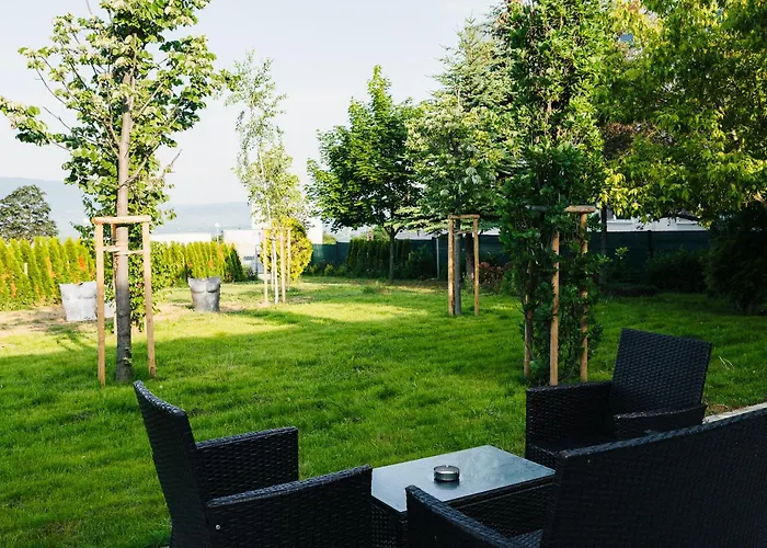 汽车旅馆 伊赫蒂曼汽车旅馆 3*